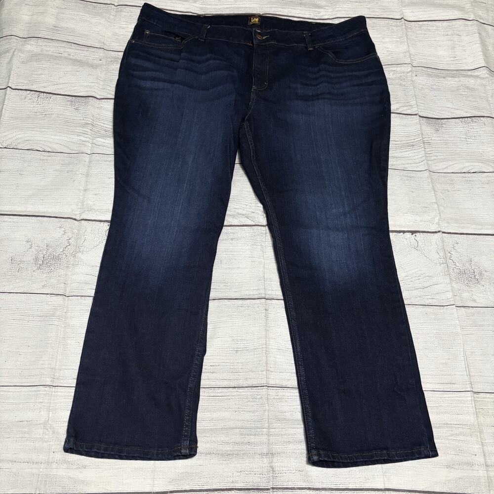Lee Womens Size 26WM Relaxed Fit Straight Leg Jeans Midrise 101WMTEW2